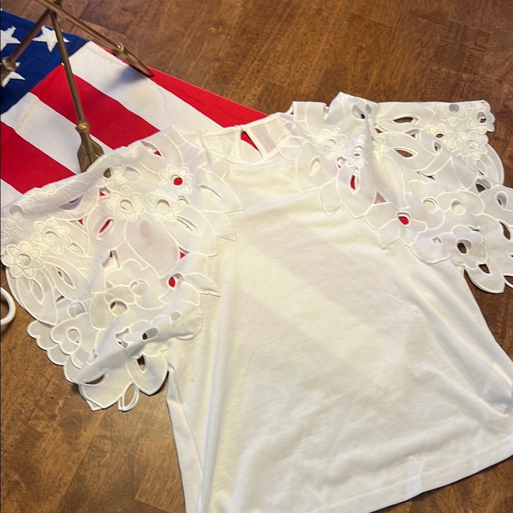 Elegant White Lace Sleeve Women's Top